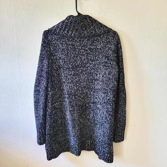 Super Soft Long Black/White Knit Cardigan Open Front Curved Hem Size M - Picture 2 of 4